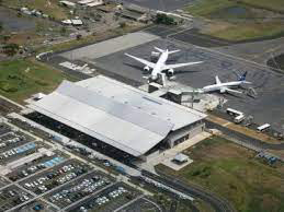 Les motifs impérieux demeurent et des règles subsistent pour voyager