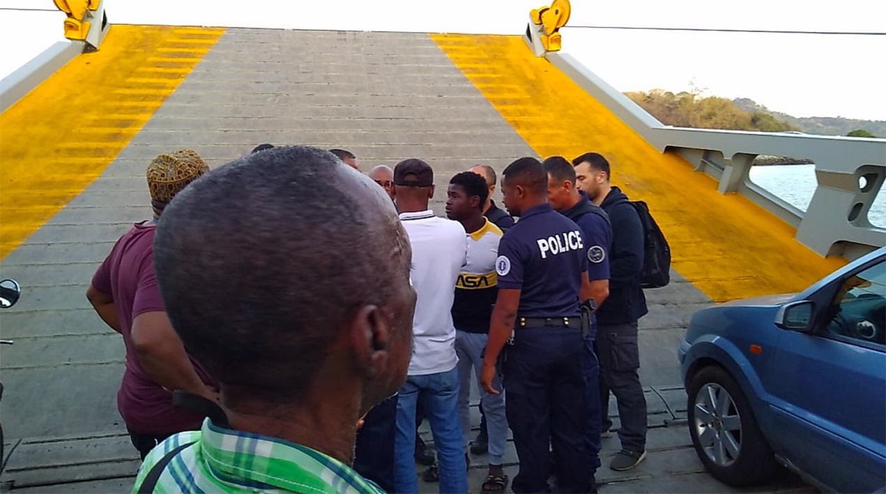 Un adolescent se fait poignarder sur le Polé aux heures de pointe