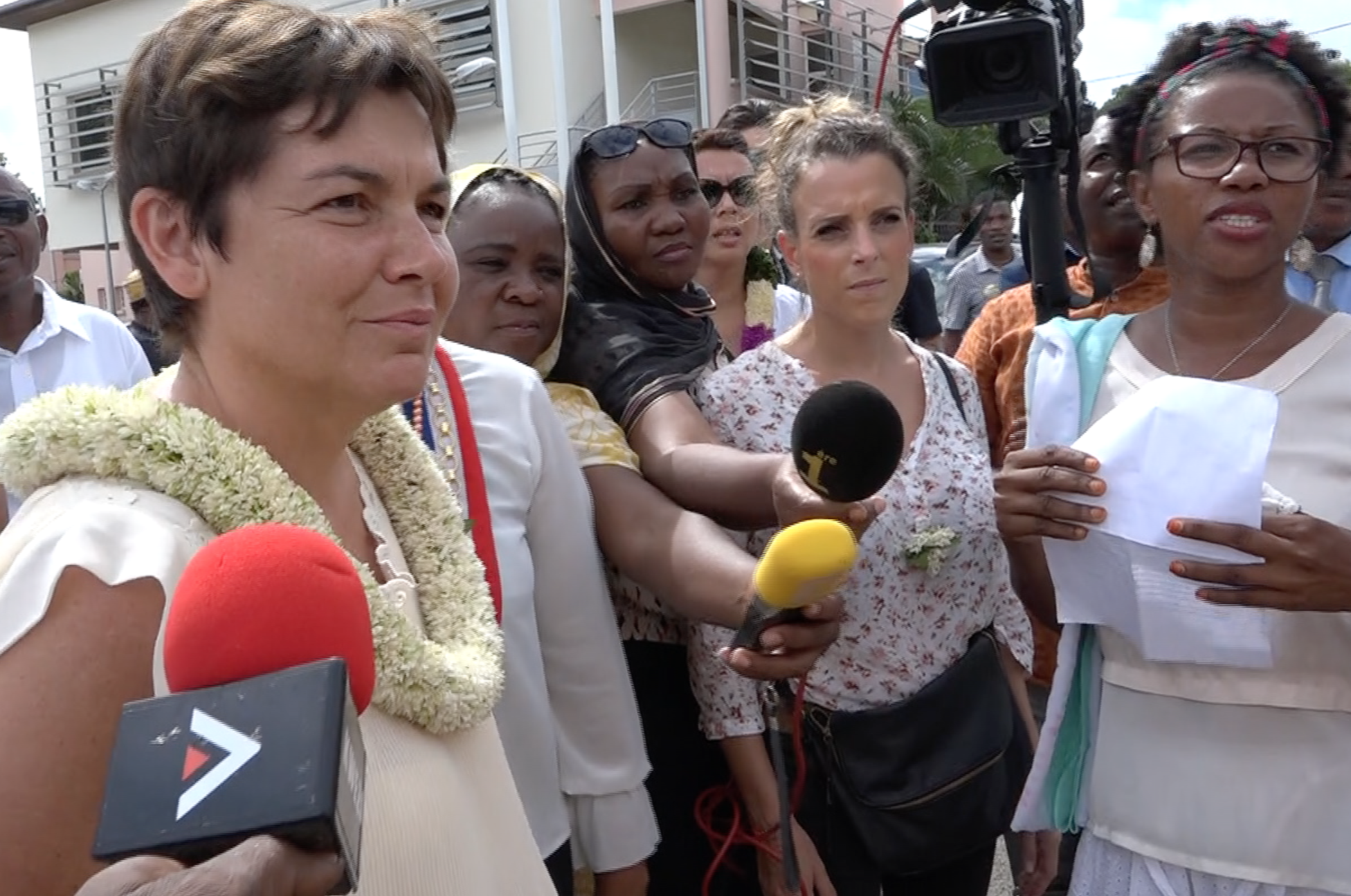 En visite à Chirongui, la ministre a été vivement interpellée par des membres du CODIM