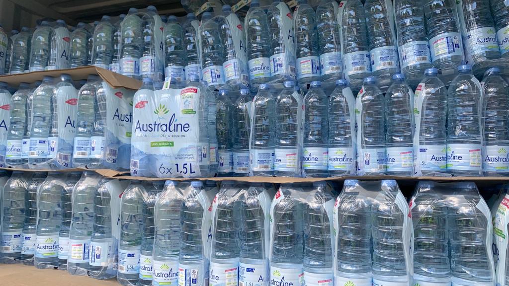Les 600 000 litres d’eau potable sont arrivés à Longoni ce matin