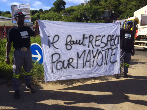 IBS : blocage rond-point SFR (vidéo)