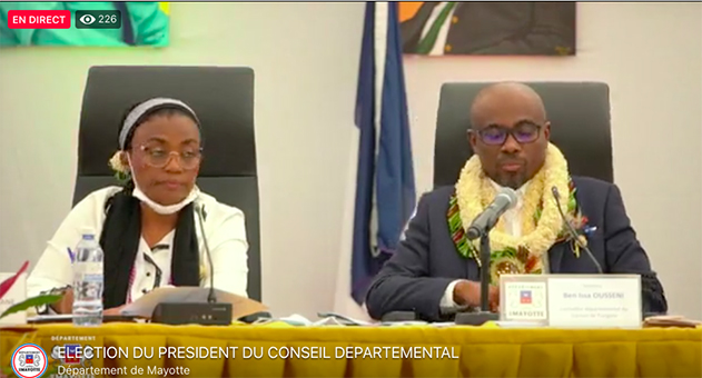 Suspension de séance d’une heure pour désigner une liste de vice-présidents