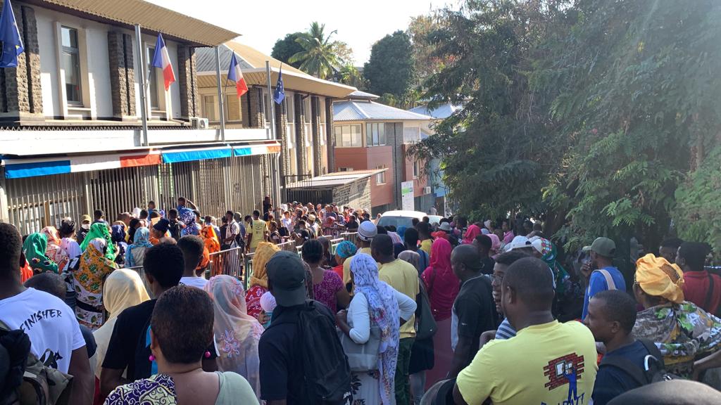 La préfecture submergée de monde après le déblocage du Bureau des étrangers