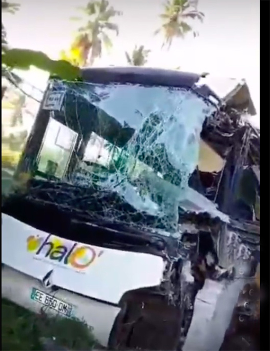 Deux autocars détruits après être entrés en collision aux abords de Soulou hier matin