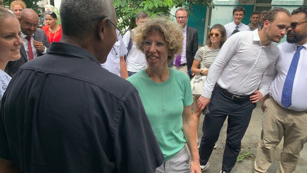 C42C2165 C8B4 45AA 82D0 6D6EF83150D6