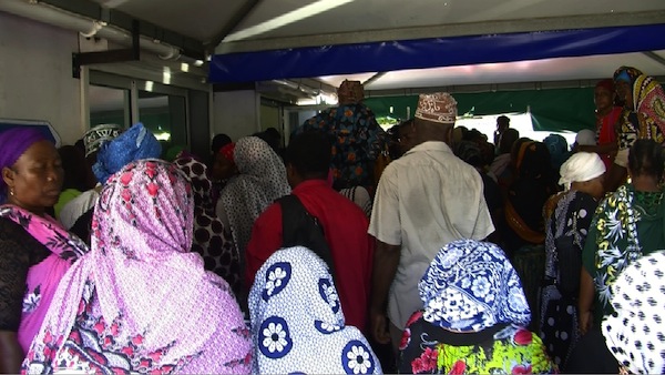 Panique à la CAF (vidéos)