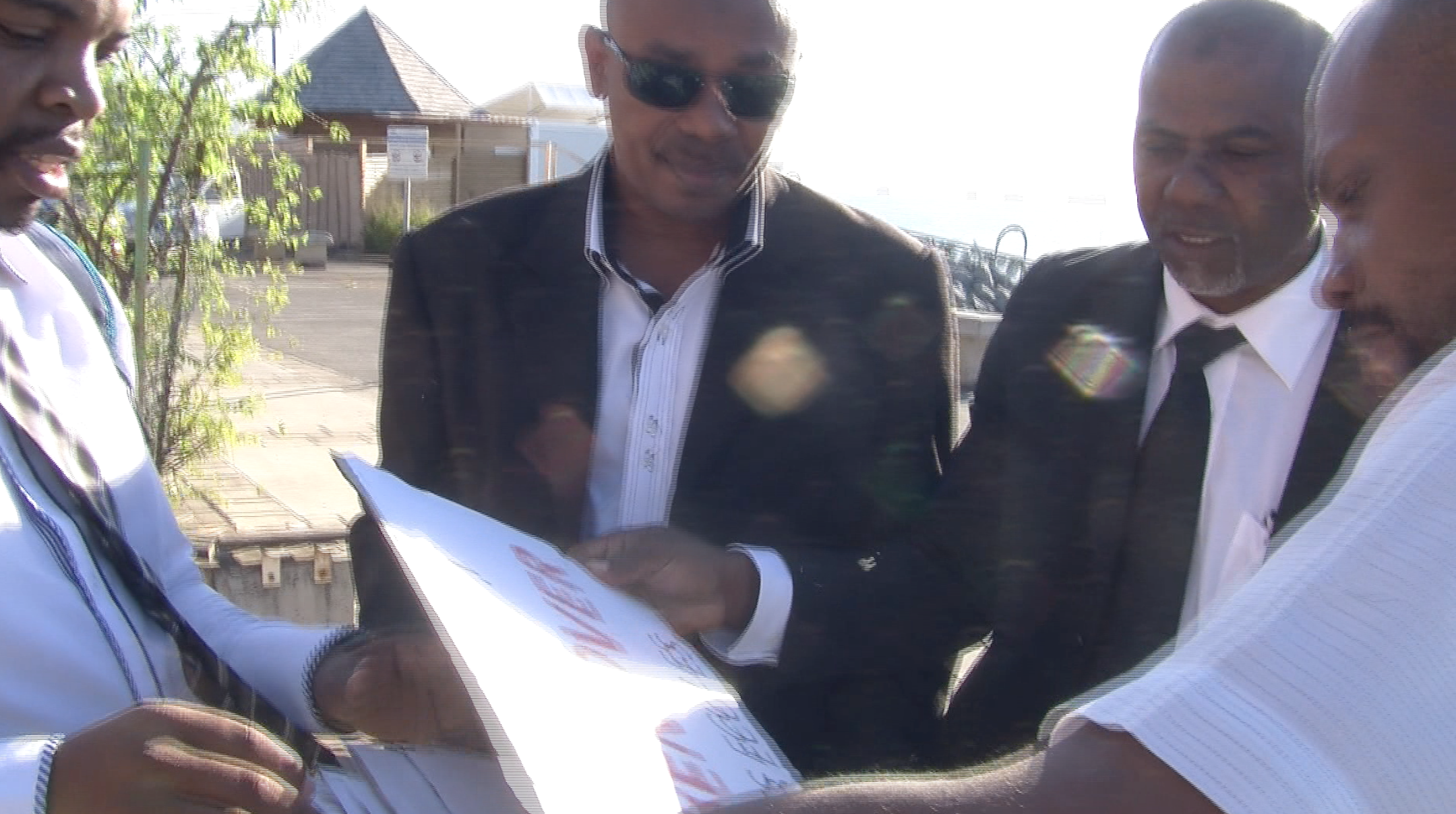 Les pancartes de manifestants ne sont pas les bienvenues (vidéo)