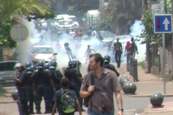 Exclusif : vidéo des émeutes à Cavani ce midi