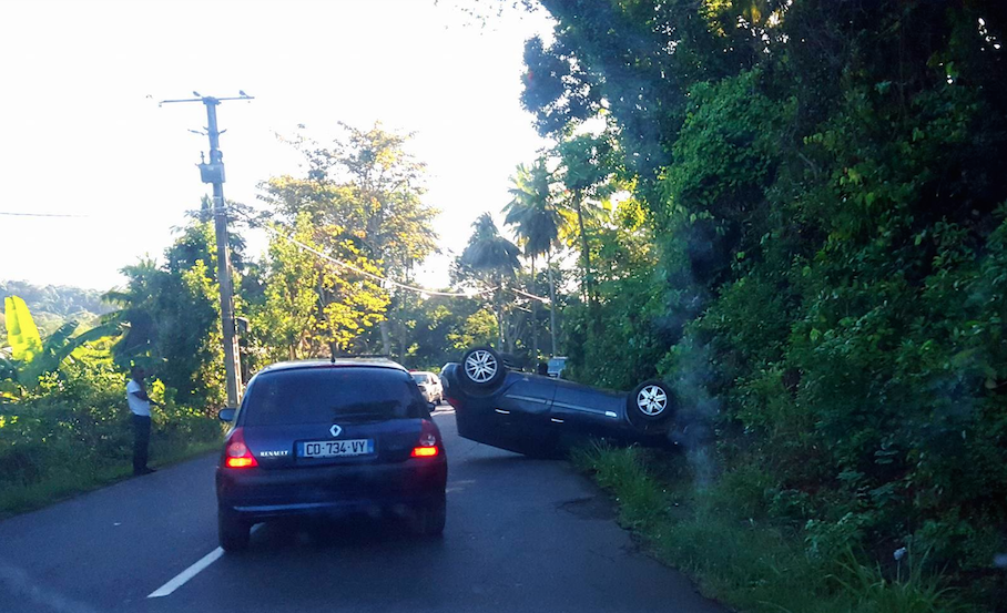 Accident de la route à Ironi bé