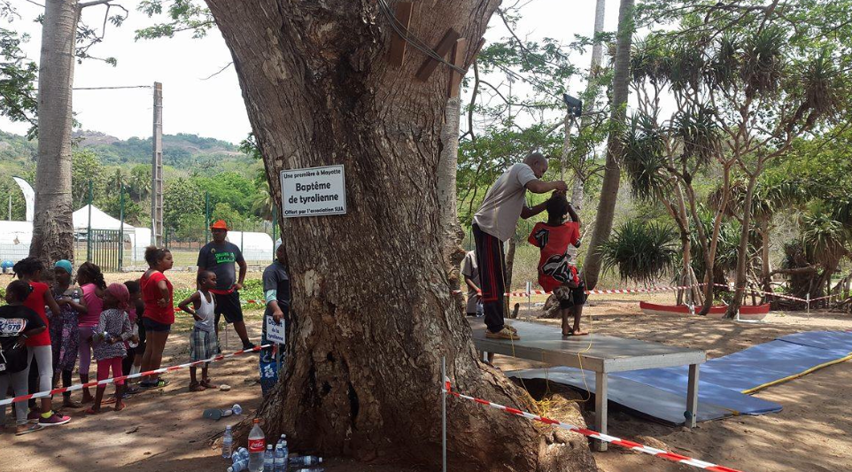 Découverte de la tyrolienne aux 1ères Rencontres Sport Nature (vidéo)