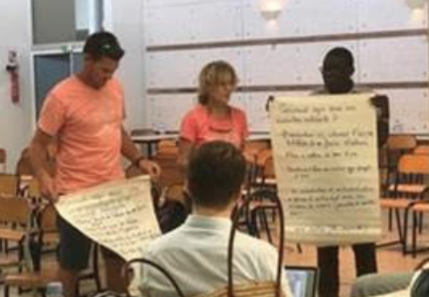 Des enseignants studieux pendant les vacances