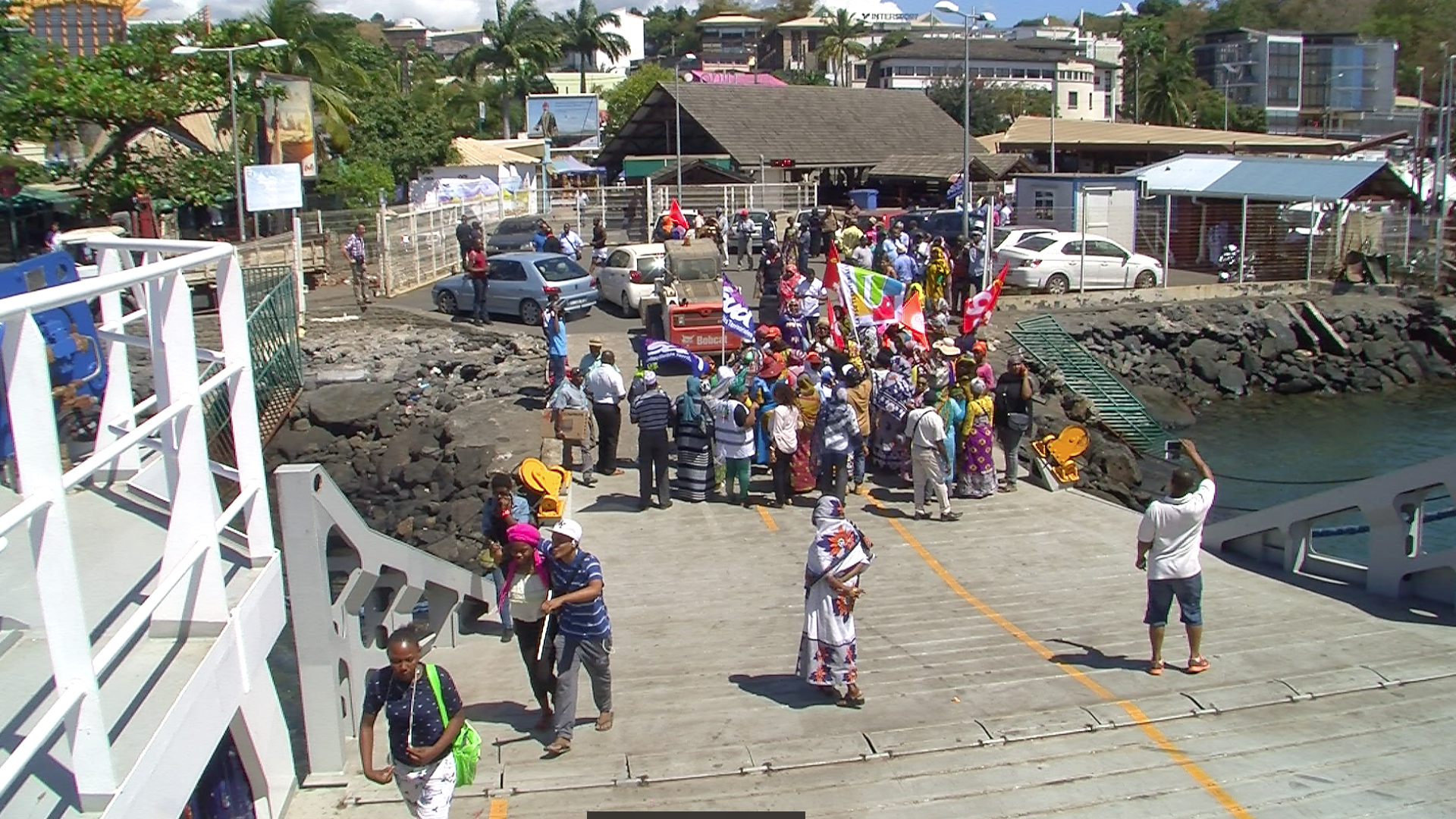 Les grévistes du CD envisagent des actions sur les barges