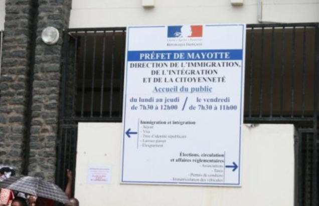 Droit de retrait des agents du service de l’immigration