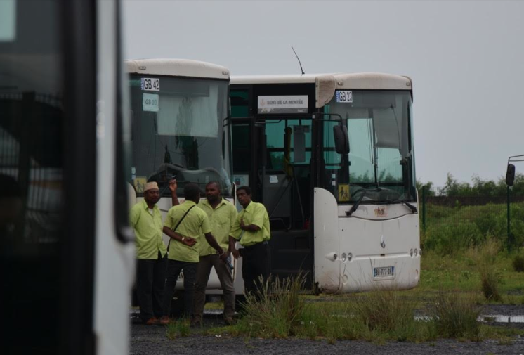 Les transporteurs prolongent leur droit de retrait demain 