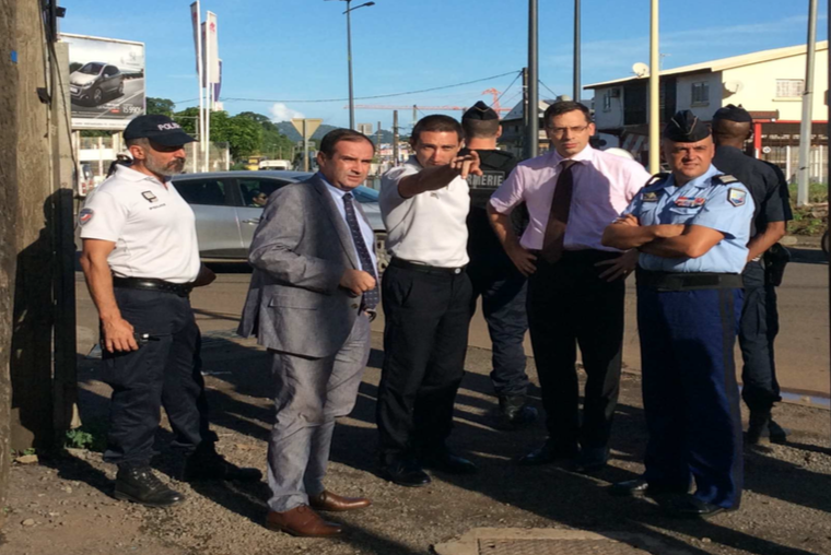 Visite du préfet suite à l’installation du dispositif sécurité à Kaweni