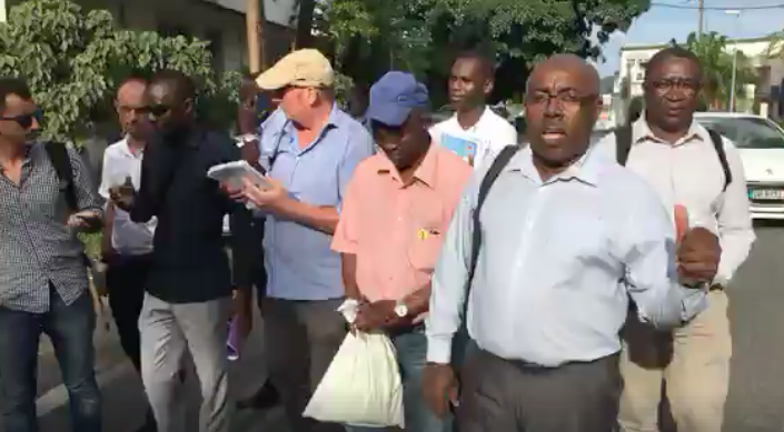 Les grévistes actuellement en discussion avec la Ministre “Boîte aux lettres”