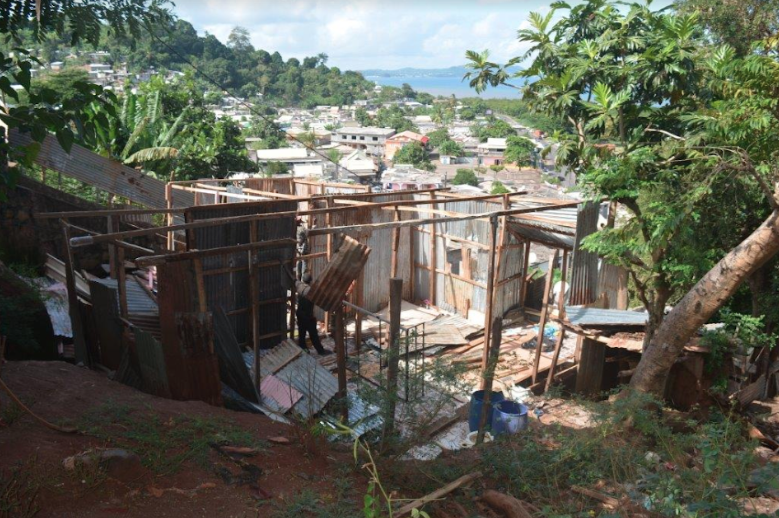 Opération de démolition de bangas à Tsoundzou 1