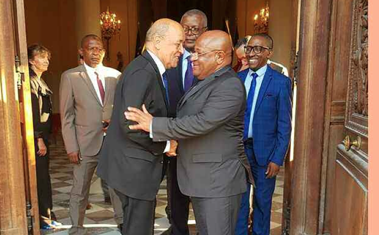 Diplomatie : les discussions ont enfin repris entre la France et Moroni