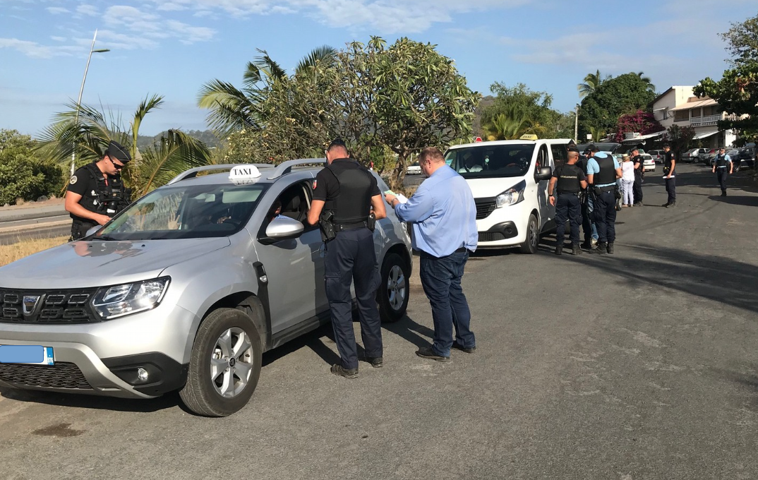 Contrôle du CODAF sur des taxis en petite-terre