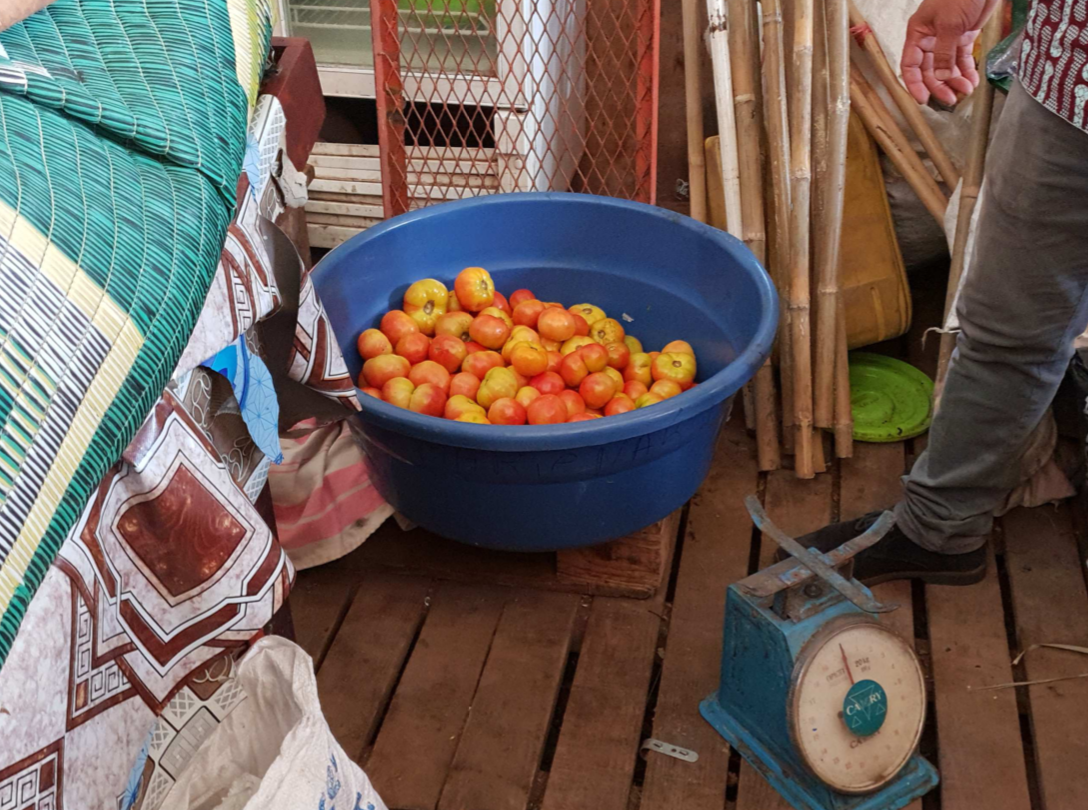 Le CODAF contrôle les vendeurs de tomates sur Petite-terre