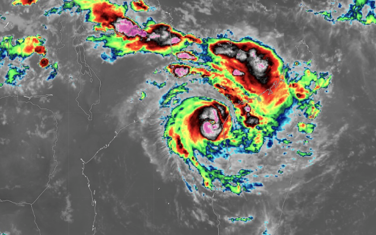 Le cyclone tropical IDAI génère une forte houle et de fortes pluies
