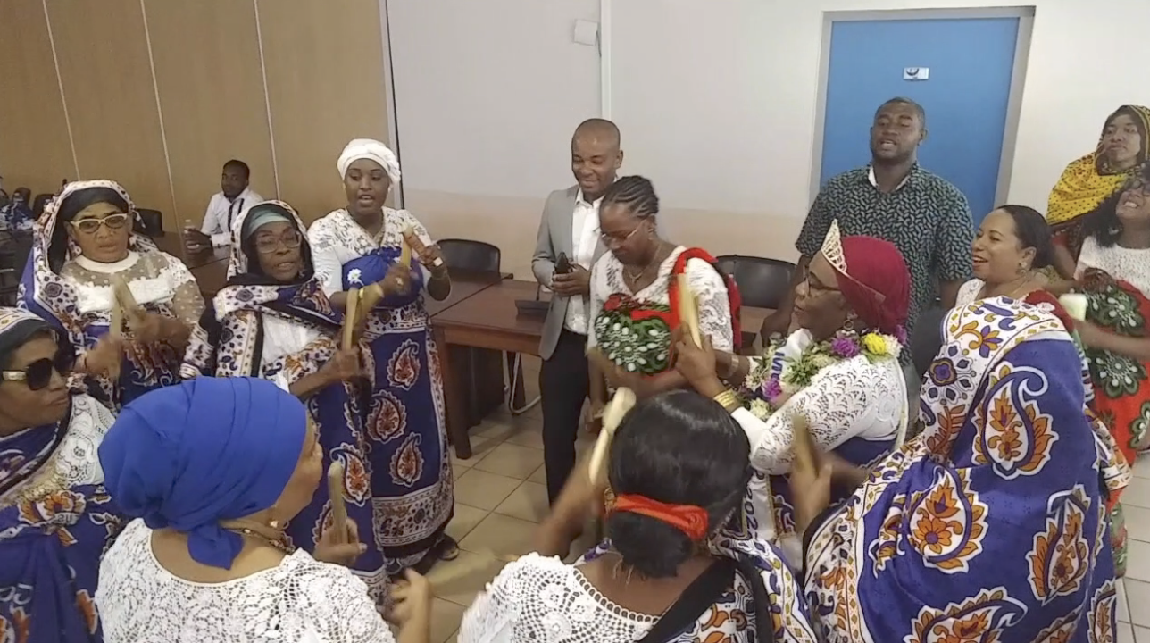 Le Maire de Mamoudzou reçoit les miss coco (video)