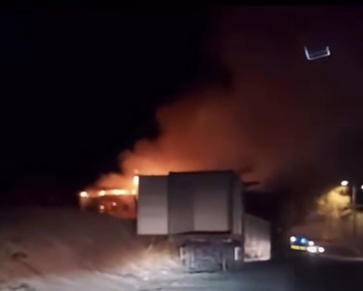 4 individus placés en garde à vue suite à l’incendie de la halle de pêche de Koungou