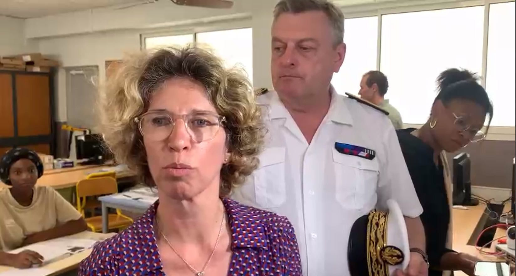 Marie Guévenoux se rend au lycée Bamana