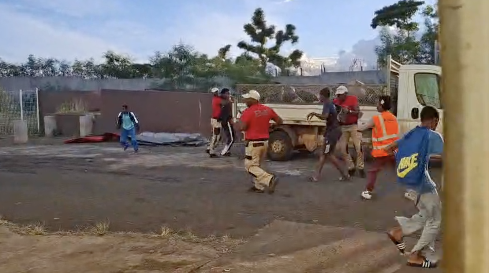 Des violences en cours aux abords du lycée de Kahani (vidéo)