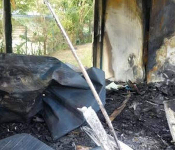 Un homme met le feu à sa case après avoir frappé sa compagne