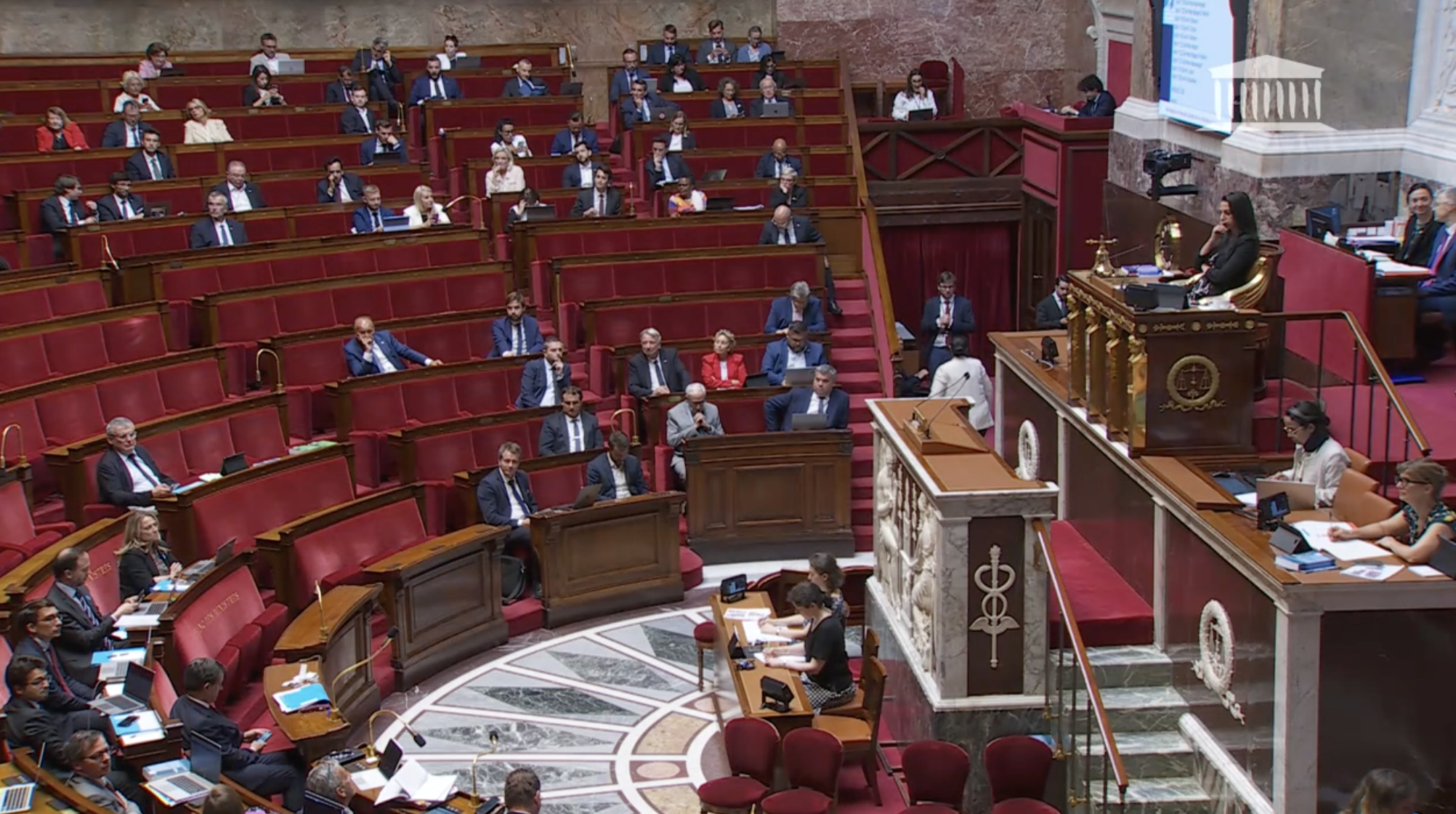 L’Assemblée nationale vote la fin du titre de séjour territorialisé (vidéo) mis à jour