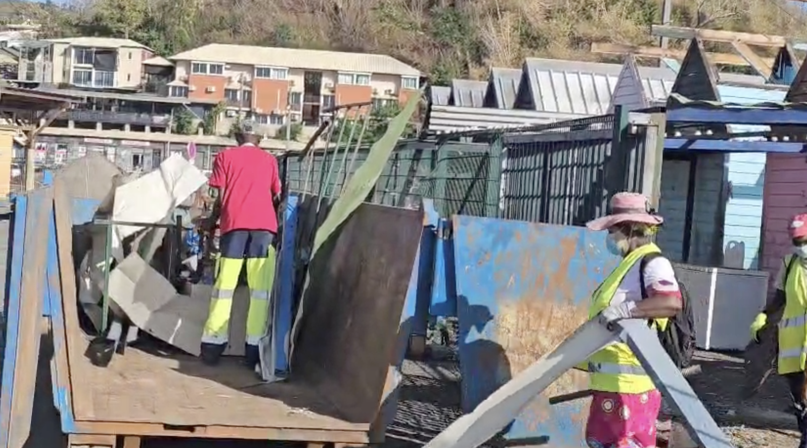 Le marché brochette de Mamoudzou démoli (video)