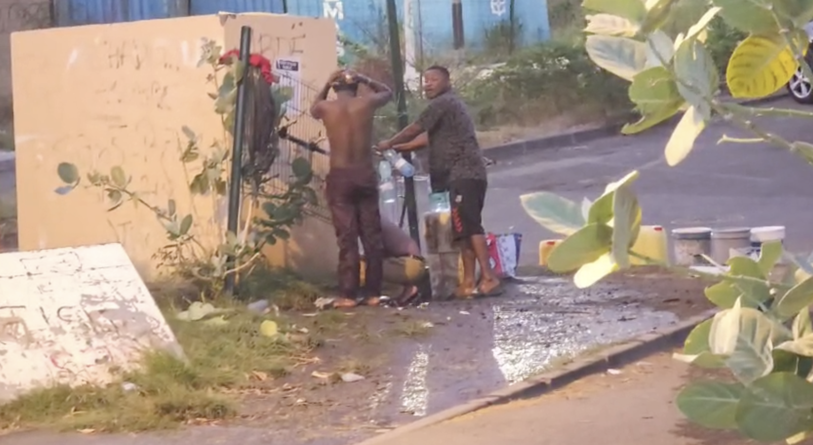 Qui dit que l’accès à l’eau n’est pas simple à Mayotte ? (video)