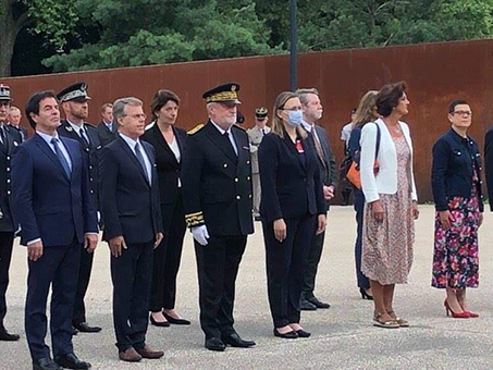 Une page s’écrit, une autre se tourne…