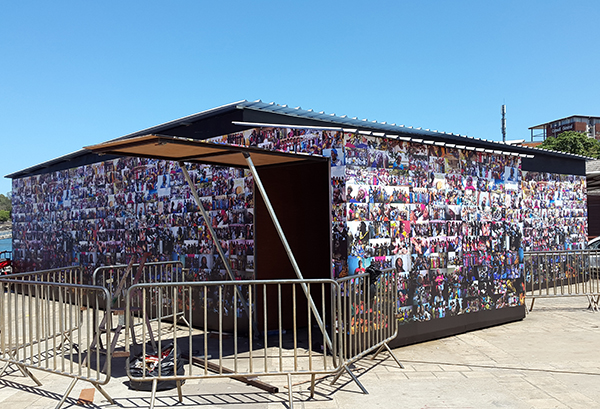 Le cube mystérieux Place de la République