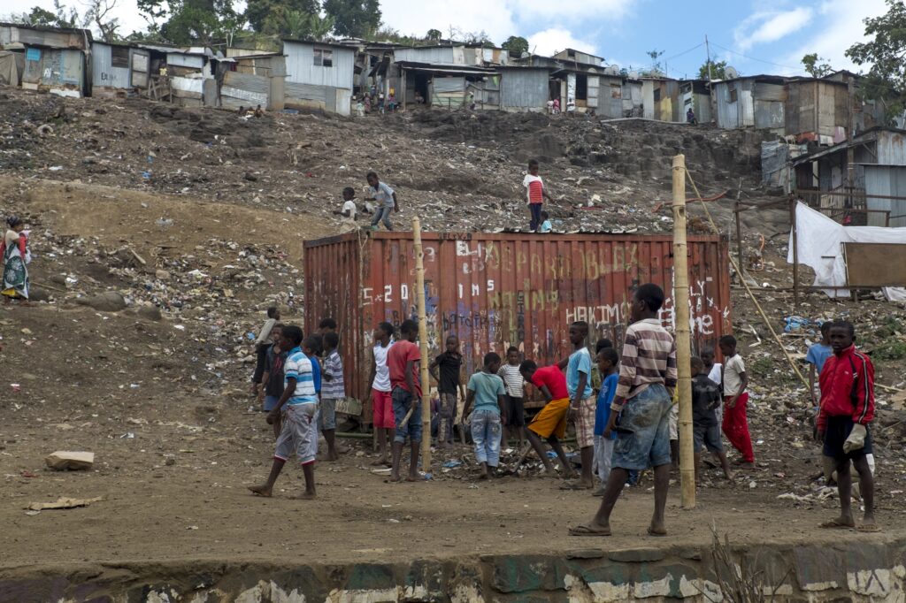 DL bidonvilles20kaweni205 ID2464 2000x1333 1