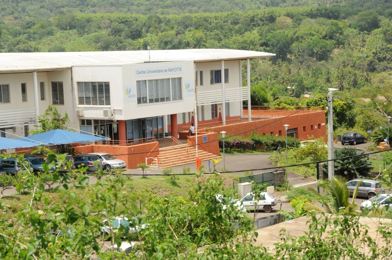 Un CHU, un IUT, des pôles de formation multiples à Mayotte ?