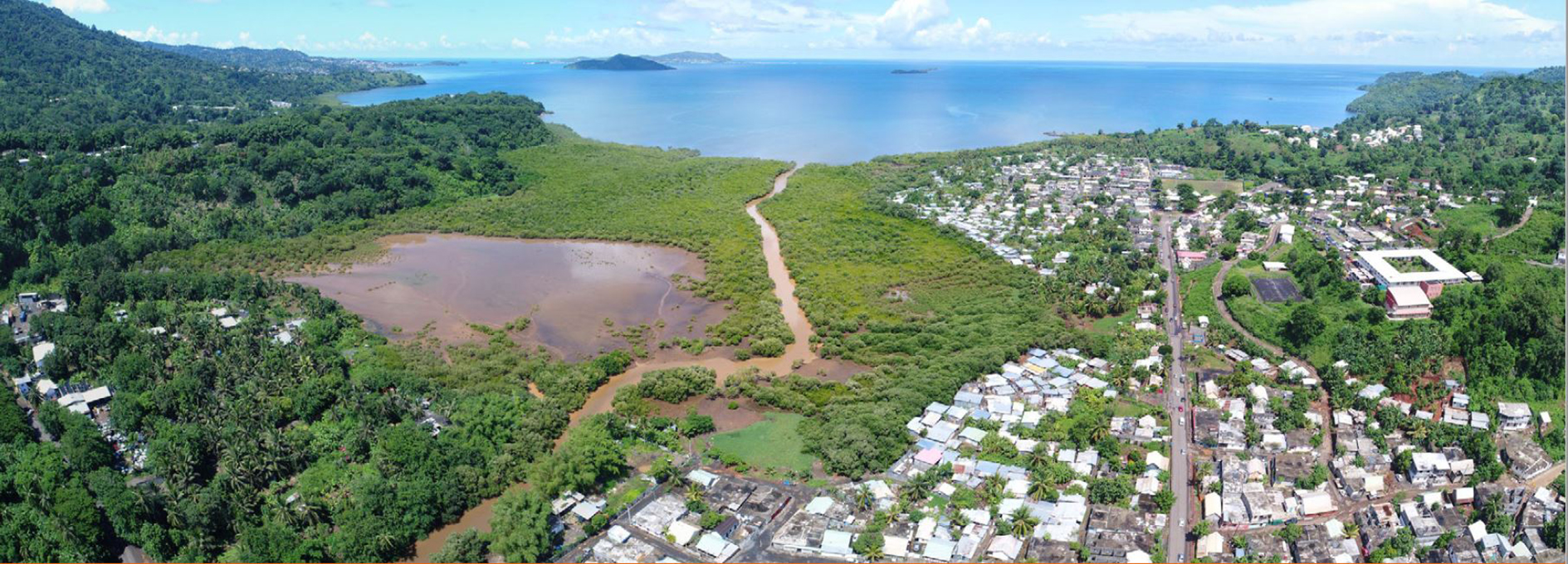 Une fillette se fait percuter par un deux roues