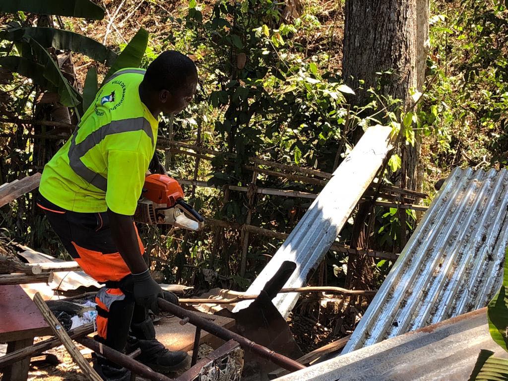 Opération de destruction de bangas à Vahibé