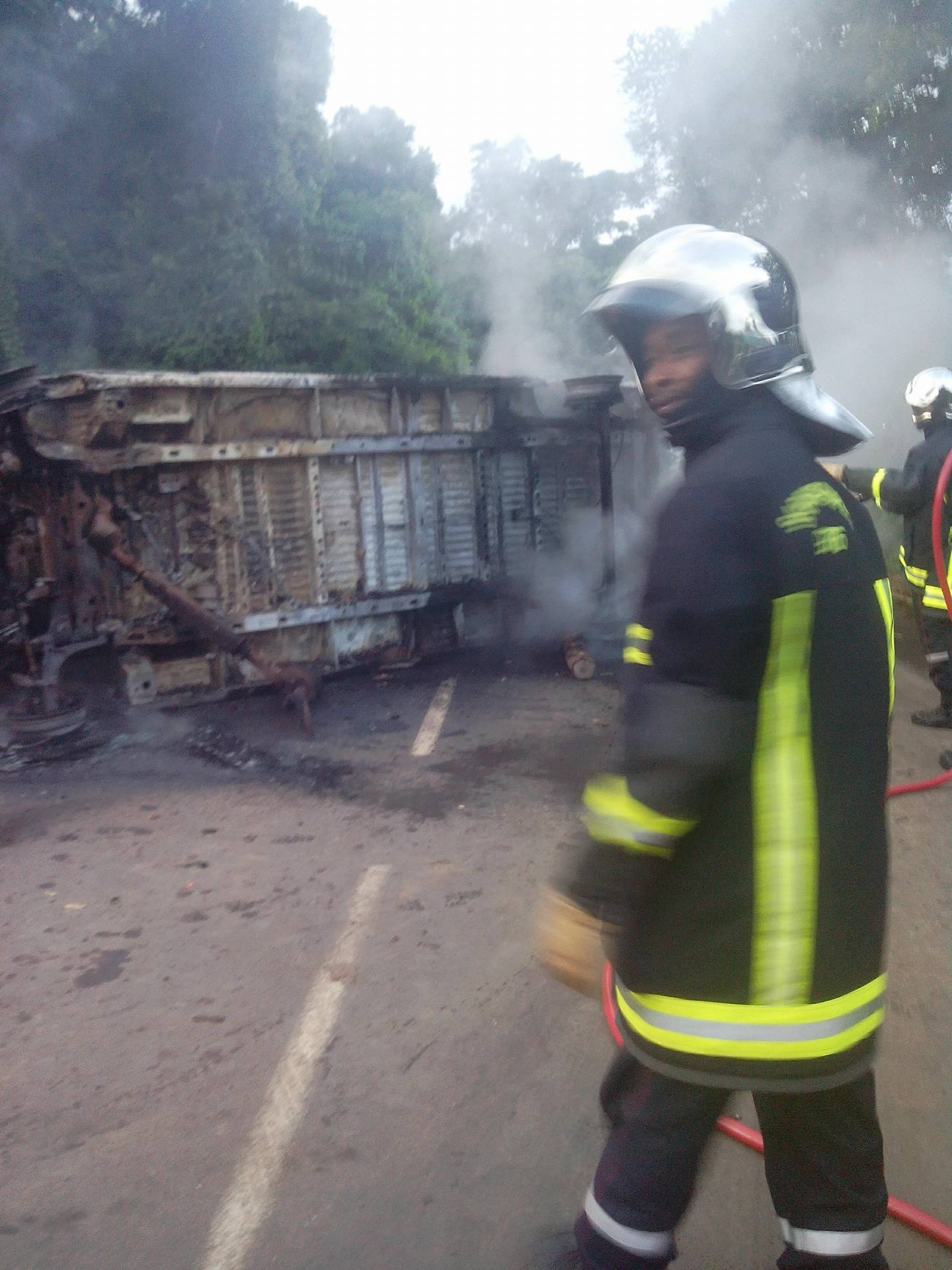 Blocage du pont de Dzoumogné
