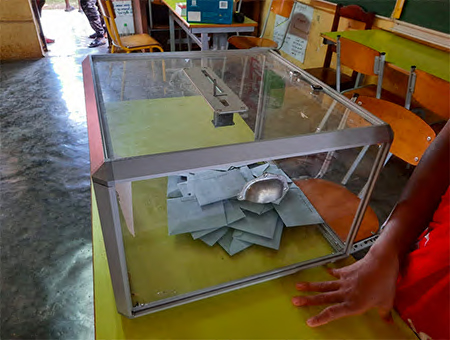 Un taux de participation qui étonne en métropole