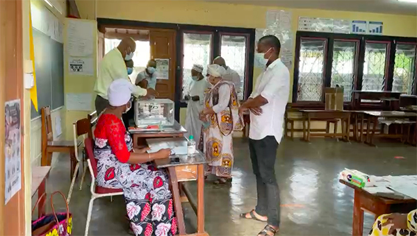 Les bureaux de vote sont ouverts (vidéo)