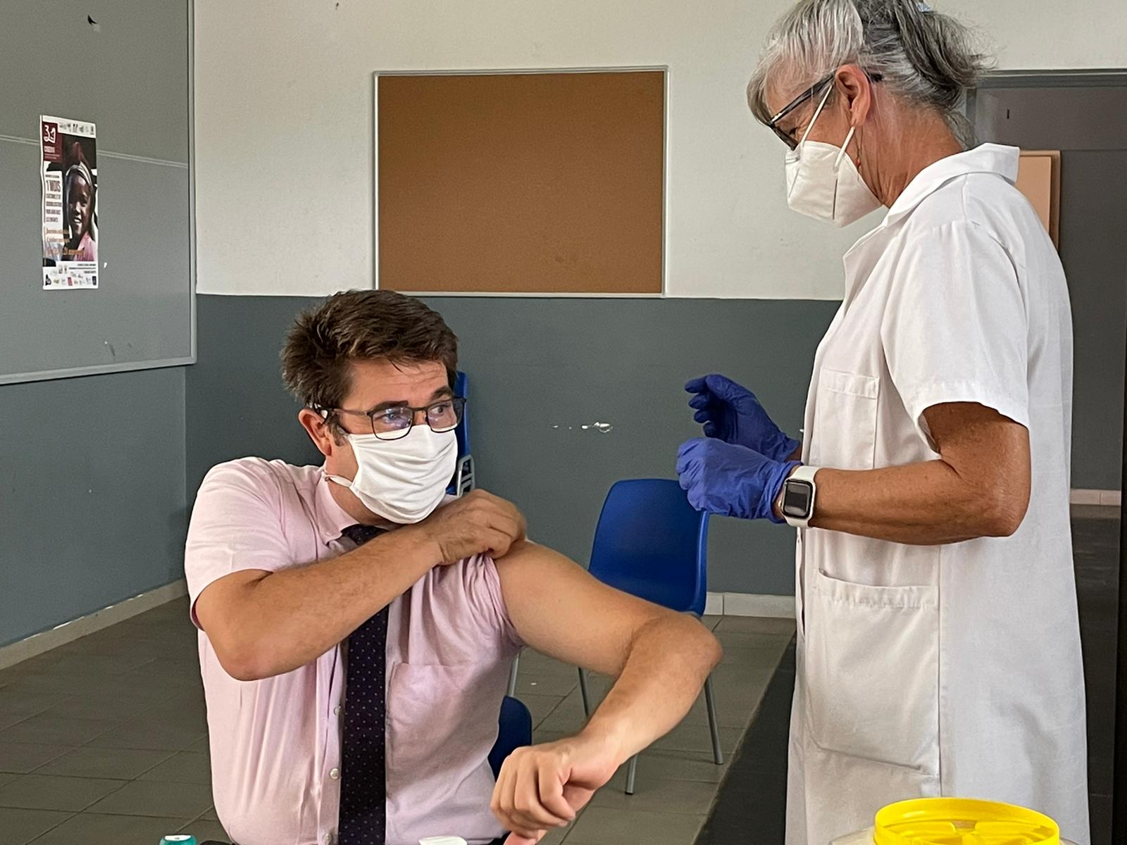 Le recteur Gilles Halbout s’est fait vacciner