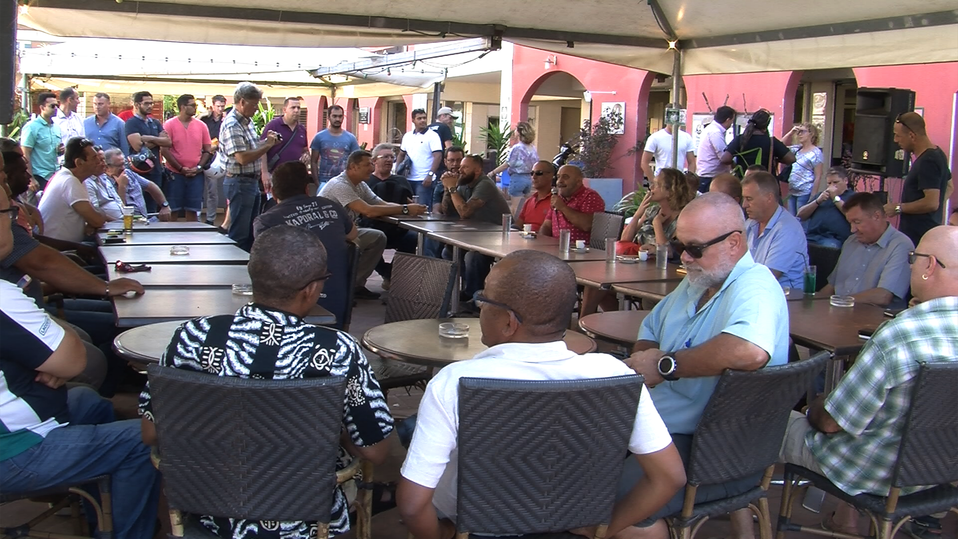 Les entrepreneurs vont à leur tour se faire entendre