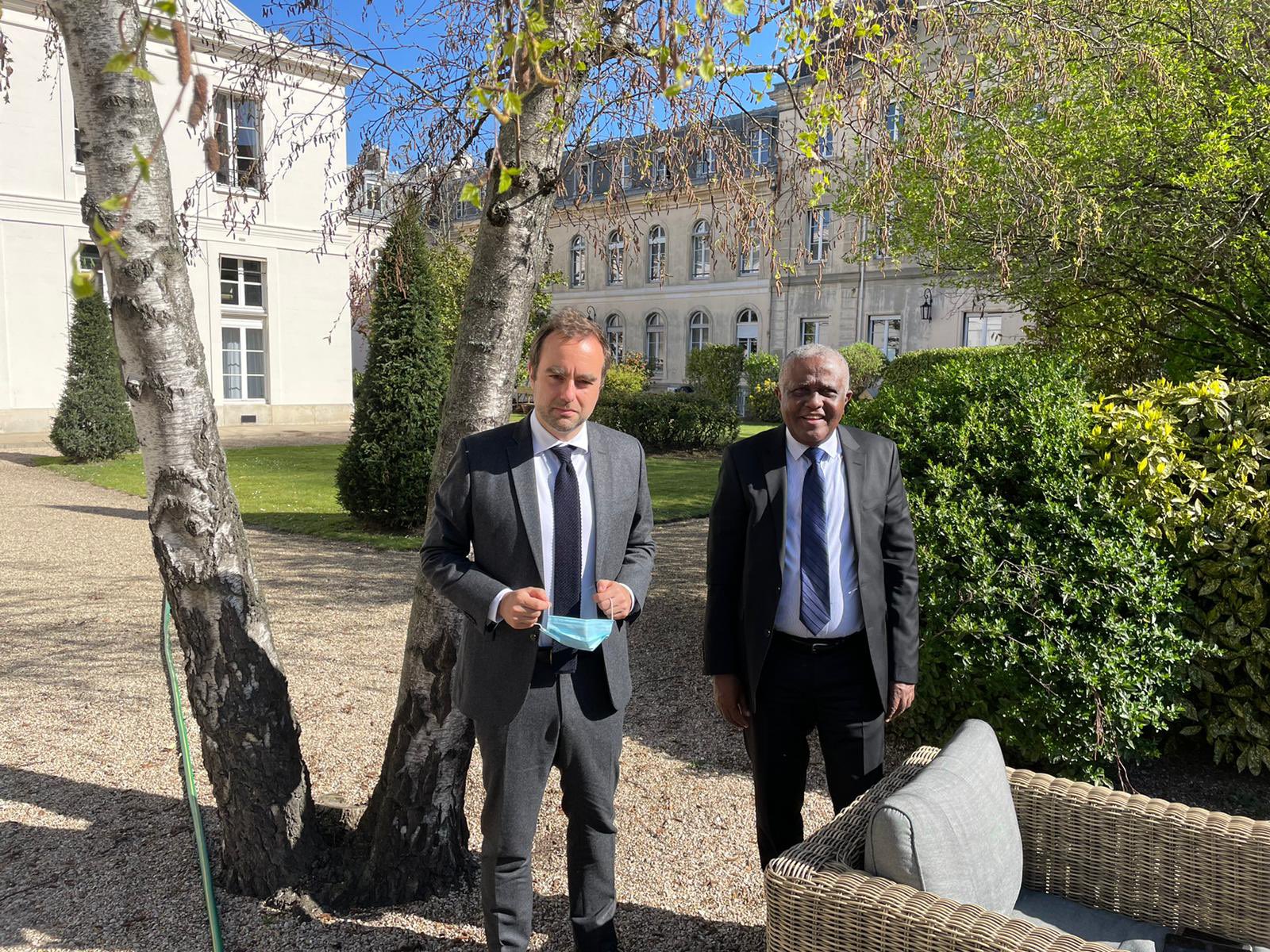 Sébastien Lecornu promet “des moyens inédits” pour Mayotte