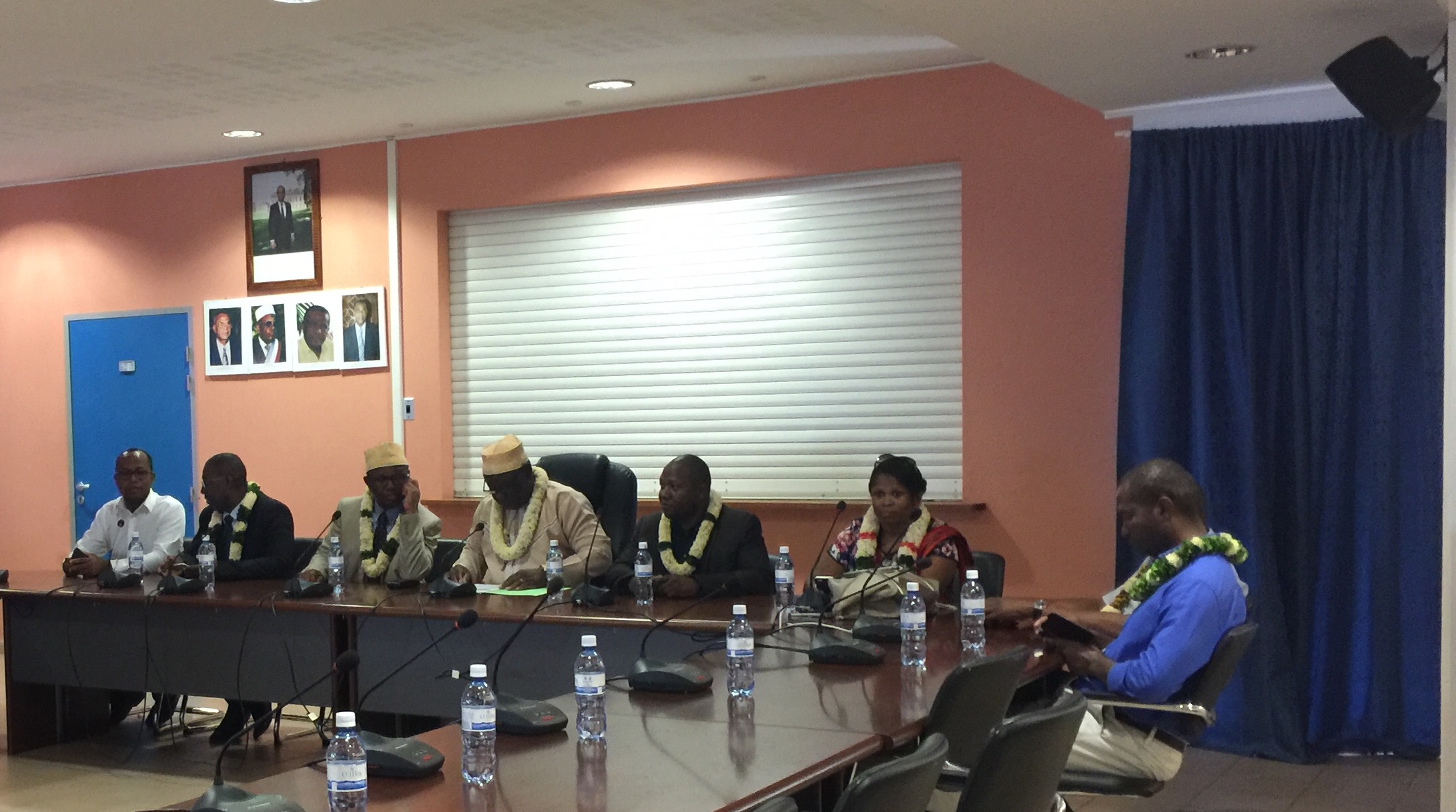 Remise d’équipements sportifs à certains responsables de club de football