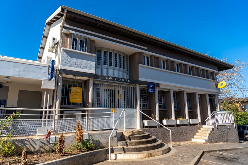 Mamoudzou : il menace un employé de la Poste armé d’un cutter cassé