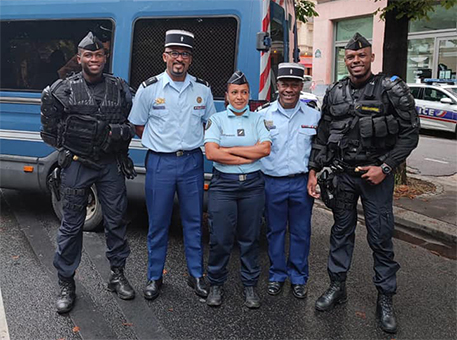 Les cadets de la gendarmerie rencontrent les gendarmes mobiles mahorais de Toulouse
