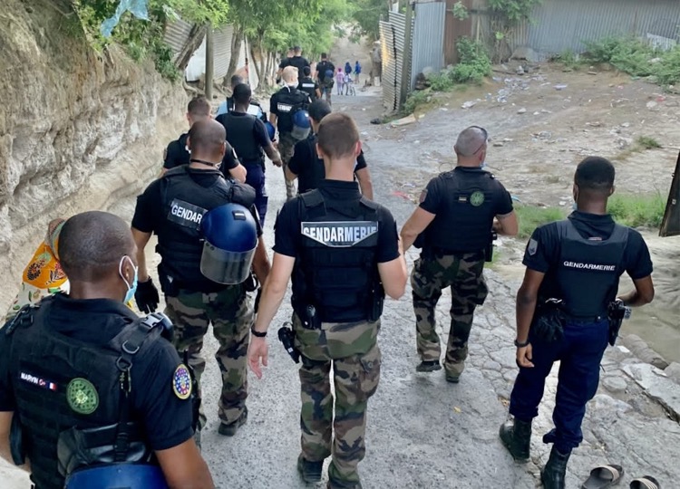 Les gendarmes pris à parti lors d’une opération à Majicavo.