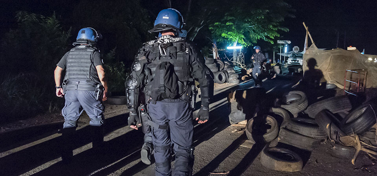 Barrage et caillasses